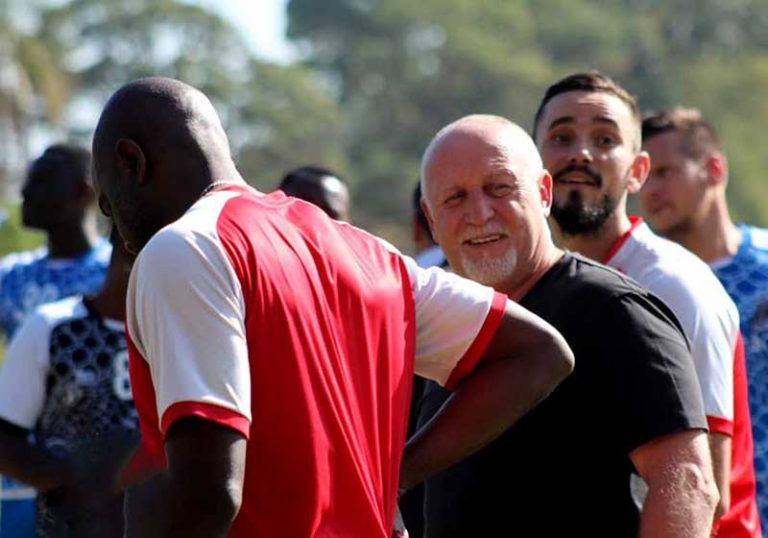 CAF C2 : Avec qui Franck Dumas défiera-t-il Florent Ibenge au Maroc ?